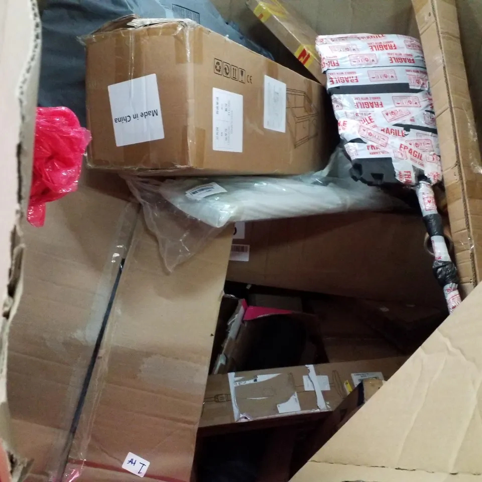 PALLET OF ASSORTED PRODUCTS INCLUDING STONE BATH MAT, BABY BATH SEAT, PLAYPEN, KED CEILING FAN LIGHT, AIR COOLER 