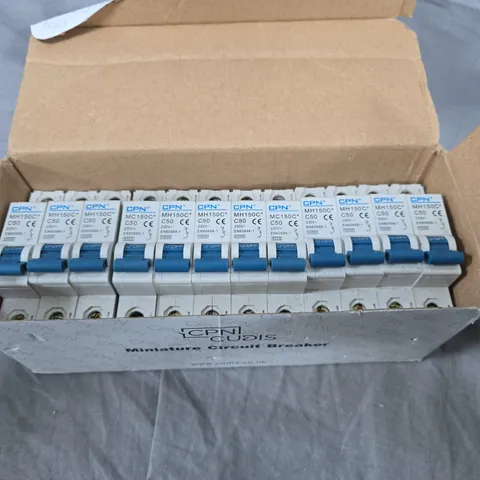 10 ASSORTED MINIATURE CIRCUIT BREAKER SETS