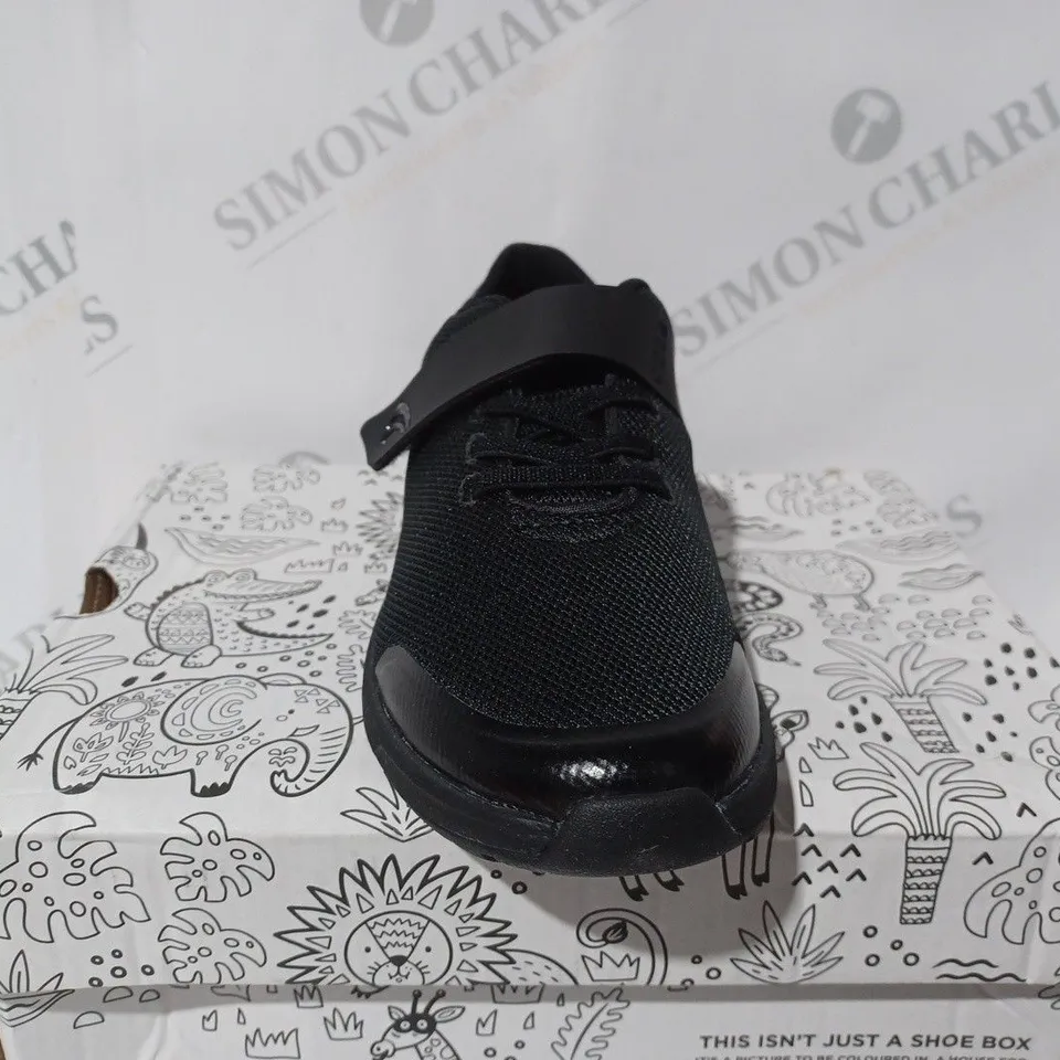 CLARKS AEON PACE O BLACK TRAINERS - UK 1 1/2 