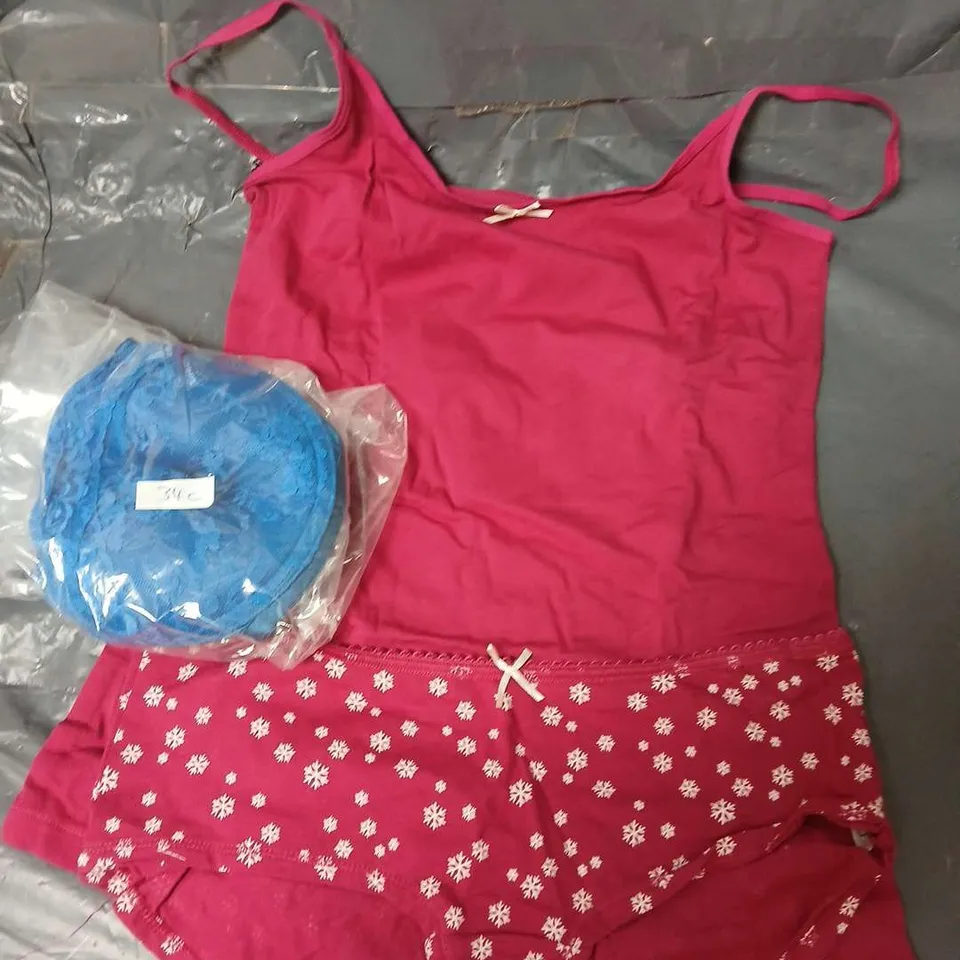 APPROXIMATELY 100 CLOTHING ITEMS TO INCLUDE TEAL BRAS (34C) & NIGHTWEAR SET (SIZE 6-8)