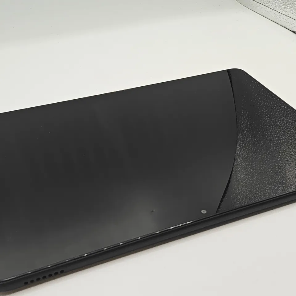 UNBOXED AMAZON 32GB TABLET IN BLACK - TG425K