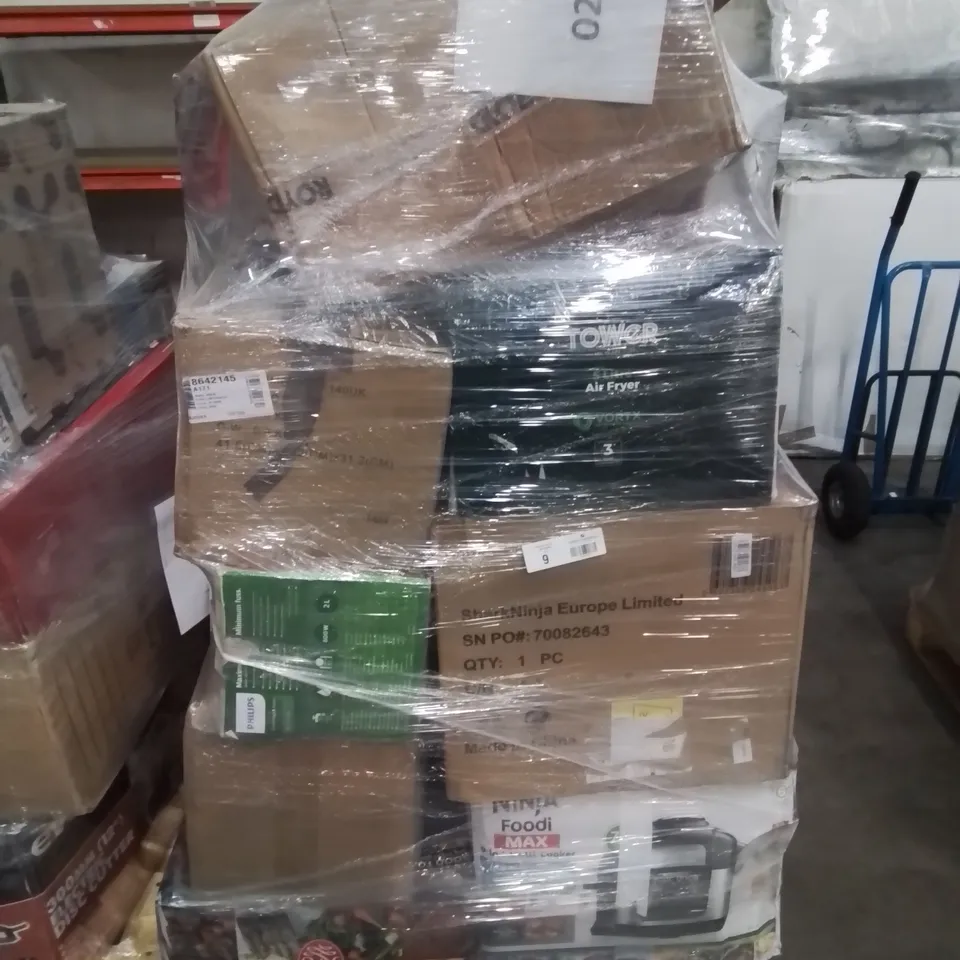 PALLET OF APPROXIMATELY 22 UNPROCESSED RAW RETURN HOUSEHOLD AND ELECTRICAL GOODS TO INCLUDE;