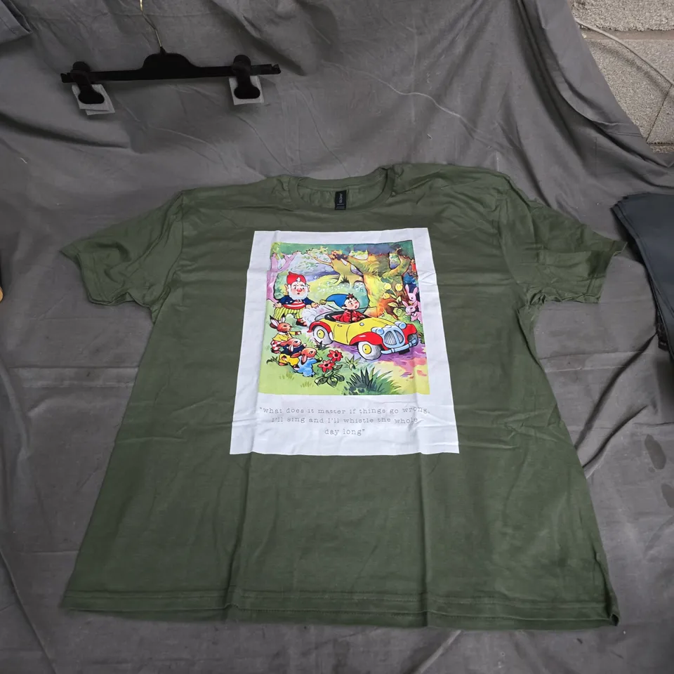GREEN SHORT-SLEEVE GRAPHIC T-SHIRT WITH CARTOON PRINT