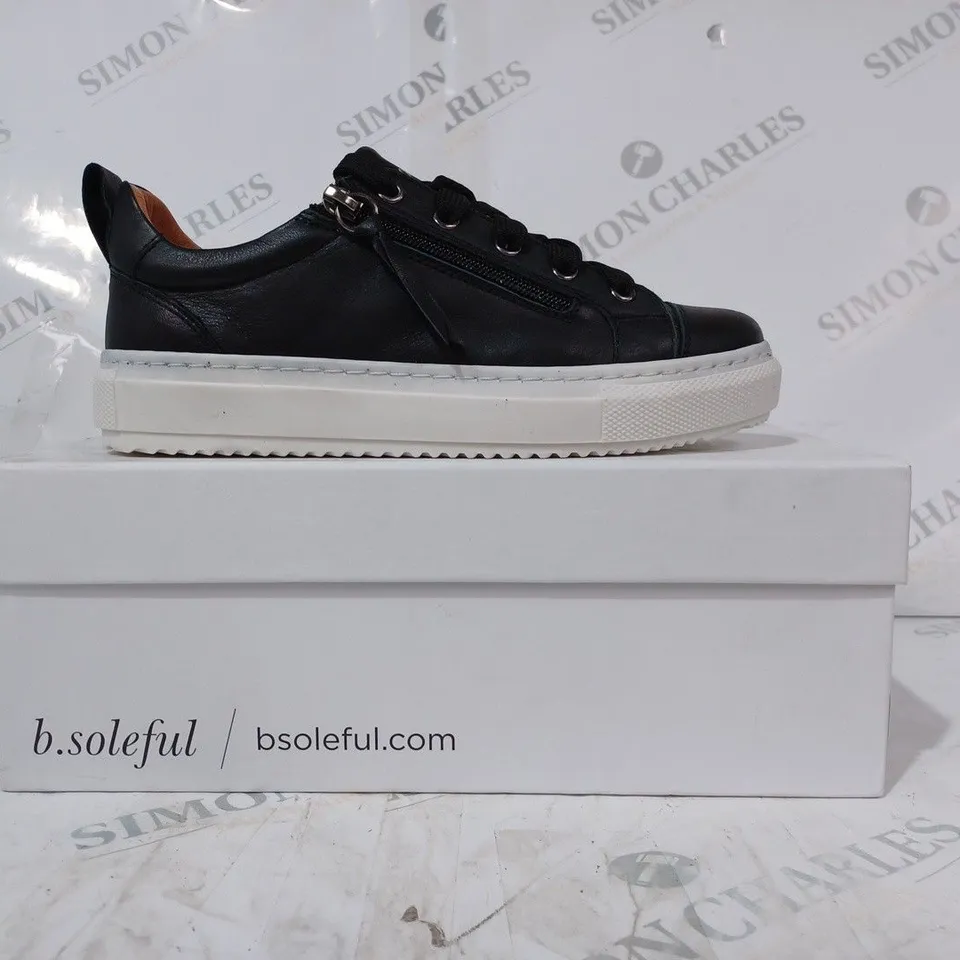BOXED PAIR OF B.SOLEFUL VISTA TRAINERS IN BLACK EU SIZE 36