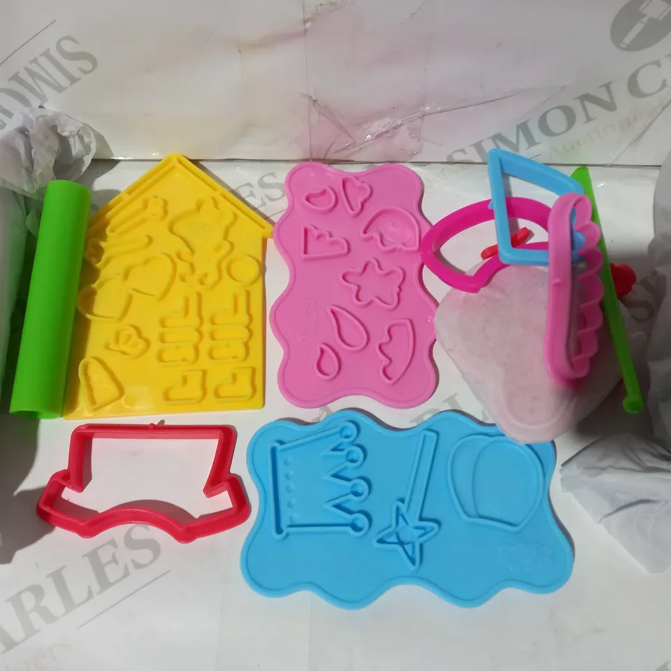 PLAY-DOH PEPPA PIG STYLIN SET RRP £11.99
