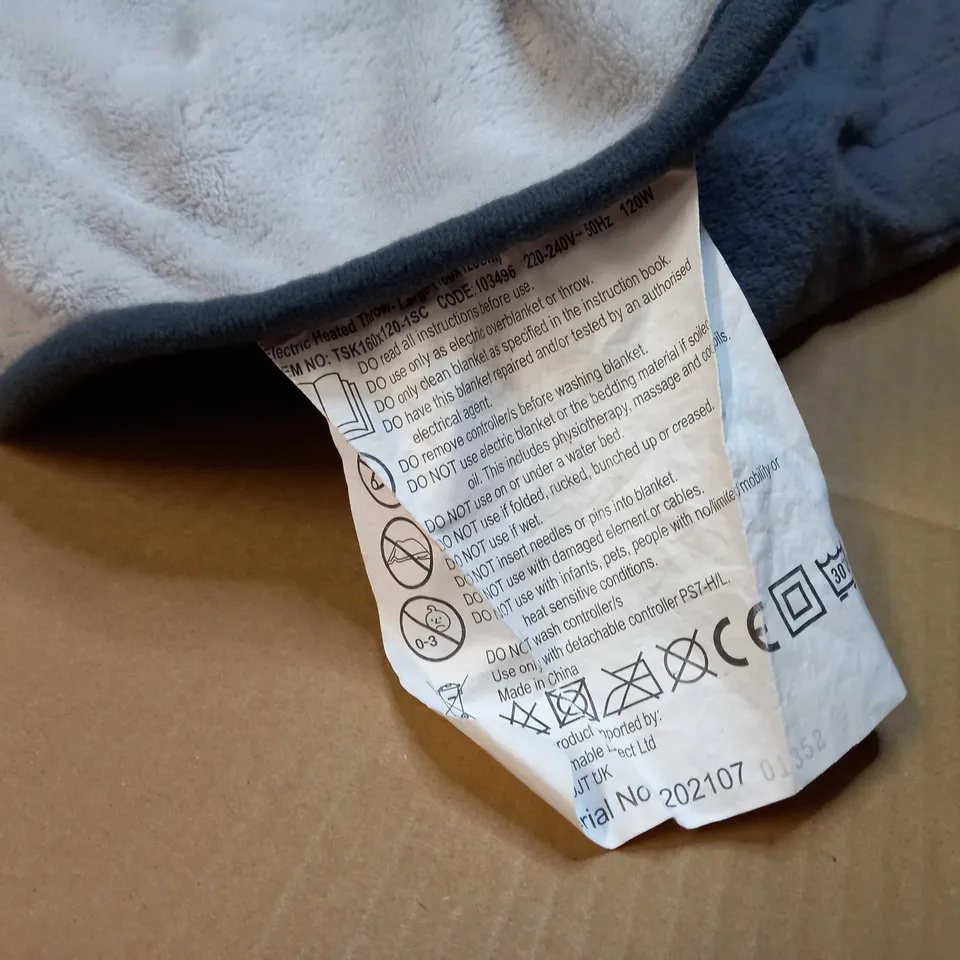 DESIGNER GREY LARGE HEATED THROW - SIZE APPROX 160X120CM