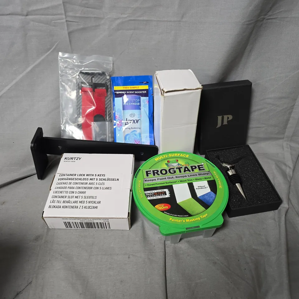 APPROXIMATELY 15 ASSORTED HOUSEHOLD ITEMS TO INCLUDE FROG TAPE, JP WINE STOPPER PHEASANT, CONTAINER LOCK, ETC