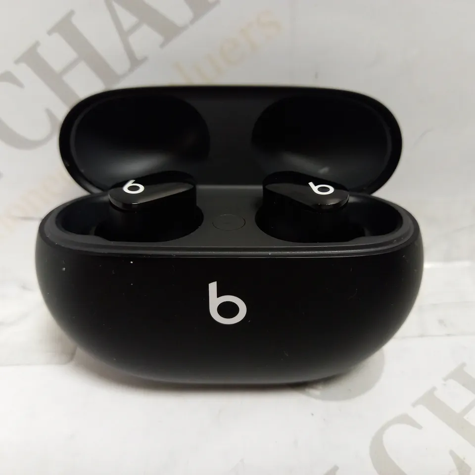 BEATS EARBUDS