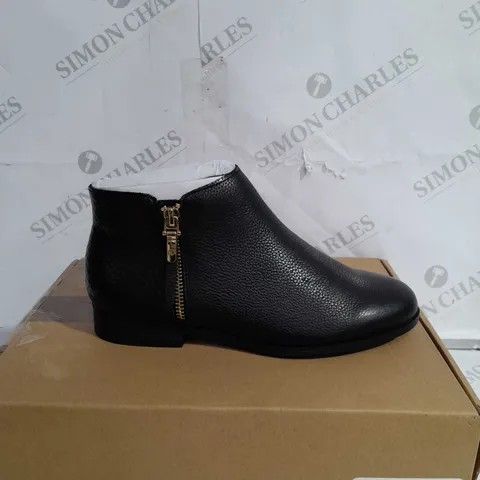 DUNE SIDE ZIP CROPPED ANKLE - SIZE 4