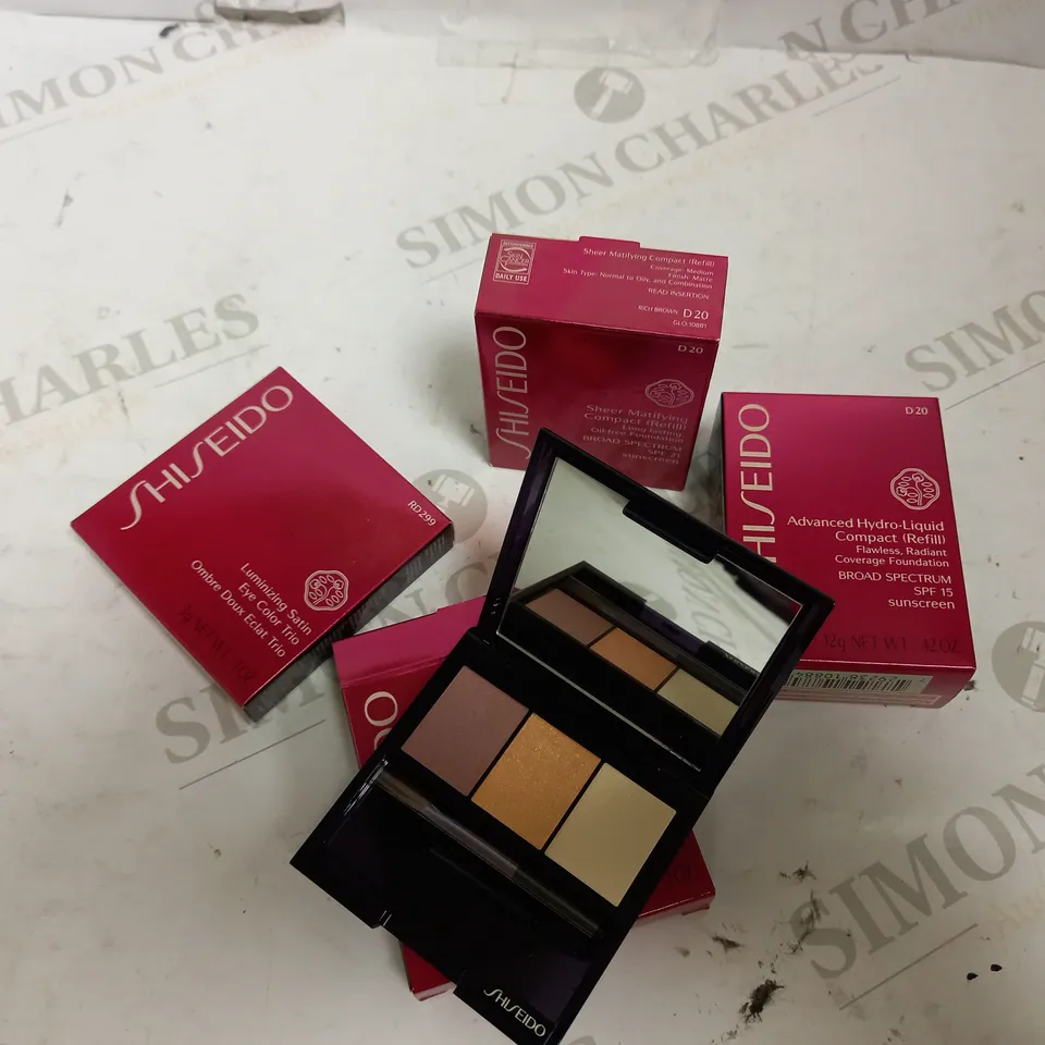 BOXED LOT OF APPROX 4 ASSORTED SHISEIDO ITEMS TO INCLUDE: EYE COLOUR TRIO, COMPACT (REFIL), 