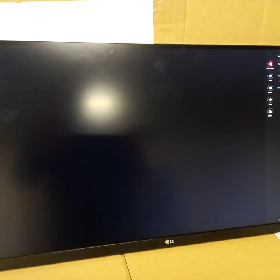 LG ELECTRONICS UHD 4K MONITOR 27UN83A-W 27''