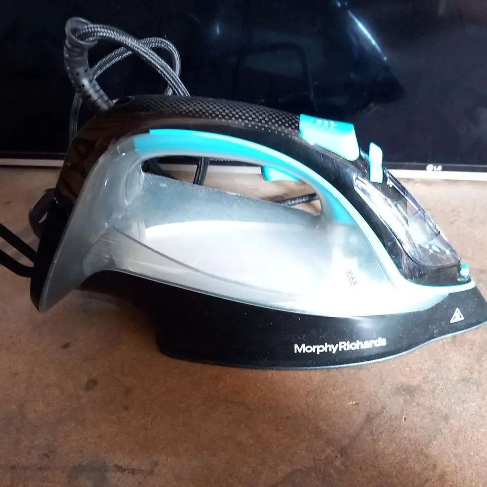 MORPHY RICHARDS CRYSTAL CLEAR INTELLITEMP STEAM IRON - 300303 