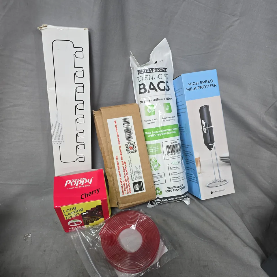 APPROXIMATELY 12 ASSORTED HOUSEHOLD ITEMS TO INCLUDE MILK FROTHER, ECOBAG SNUG FIT BAGS, DIAX CHERRY, ETC
