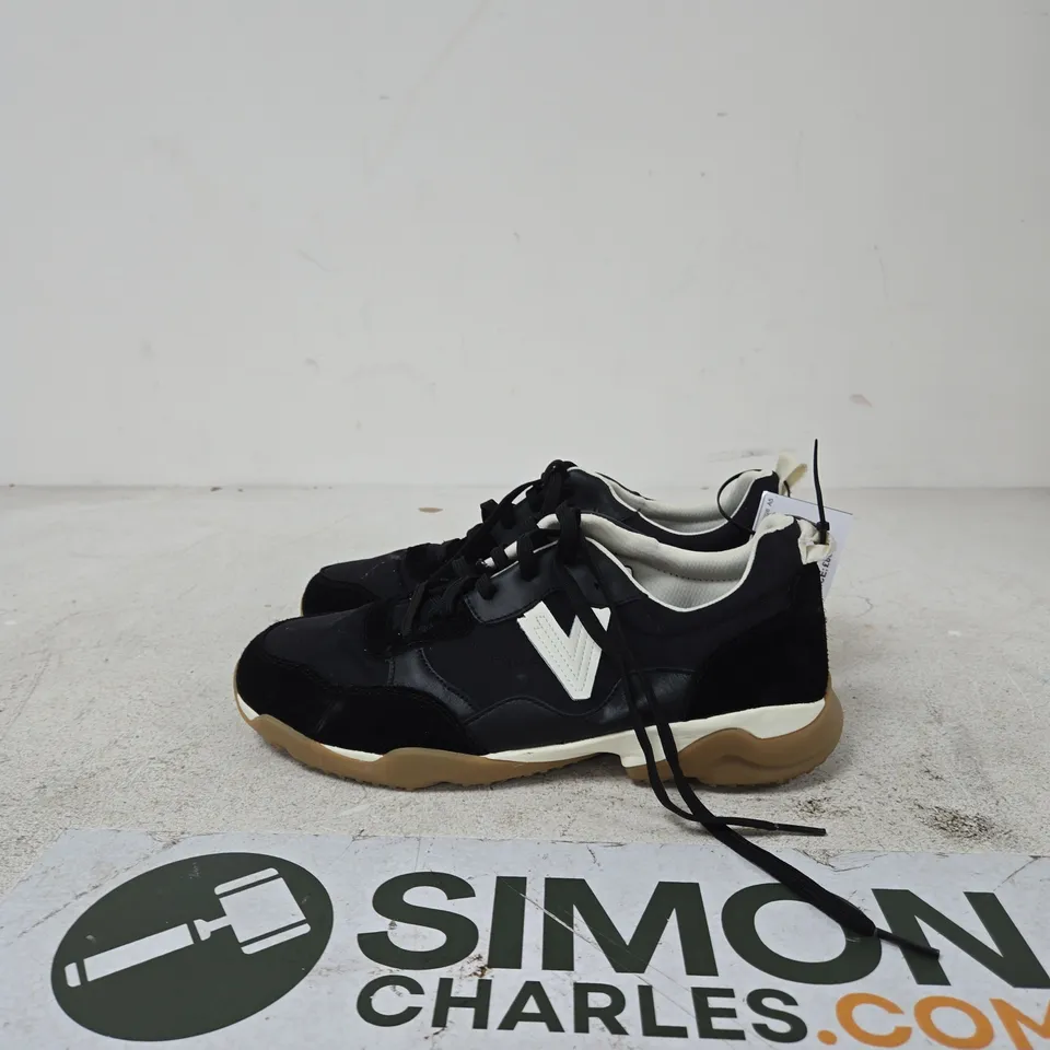 VIONIC BLACK SNEAKERS WITH WHITE V-SHAPED LOGO AND GUM SOLE UK SIZE 8