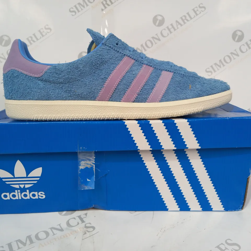 BOXED PAIR OF ADIDAS BLUE GRASS SHOES IN BLUE/VIOLET UK SIZE 11