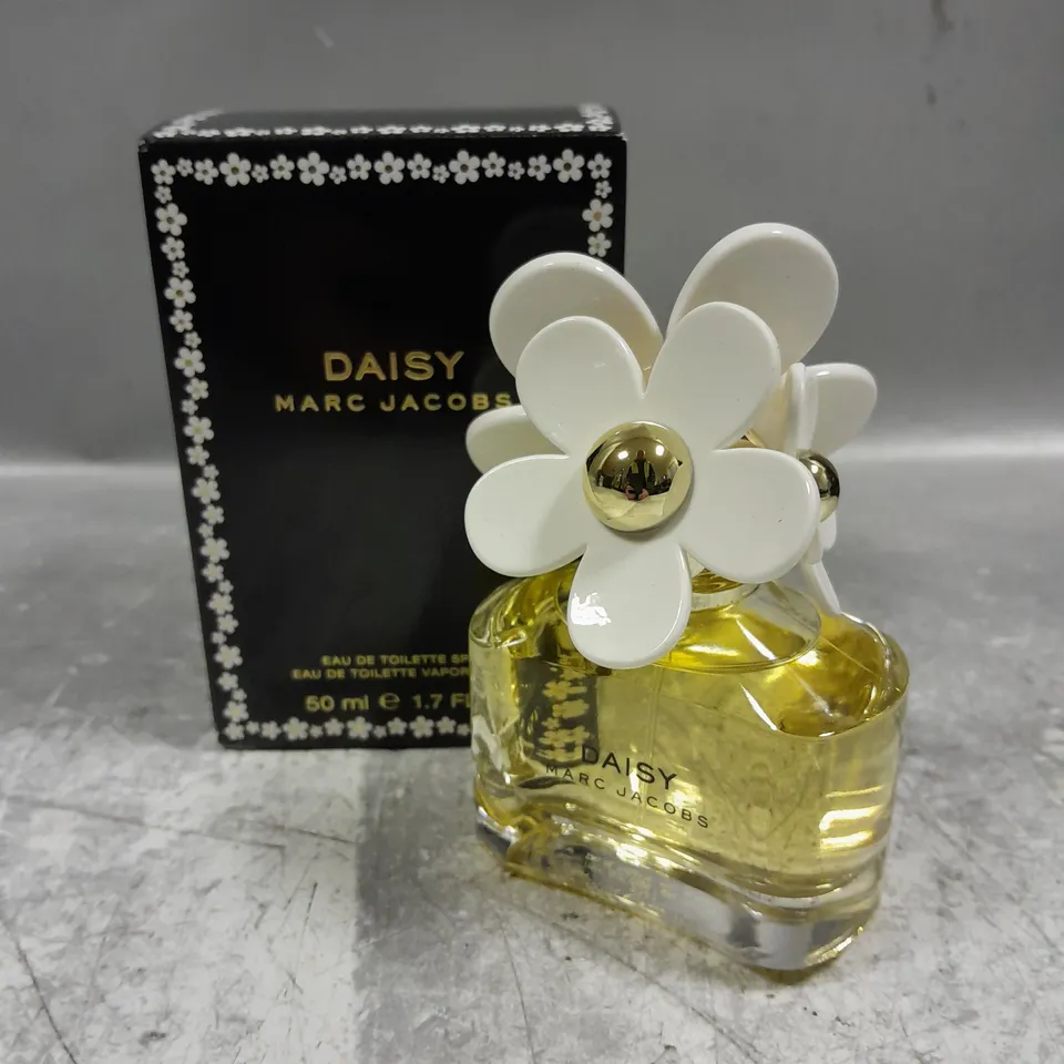 BOXED MARC JACOBS DAISY EAU DE TOILETTE - 50ML