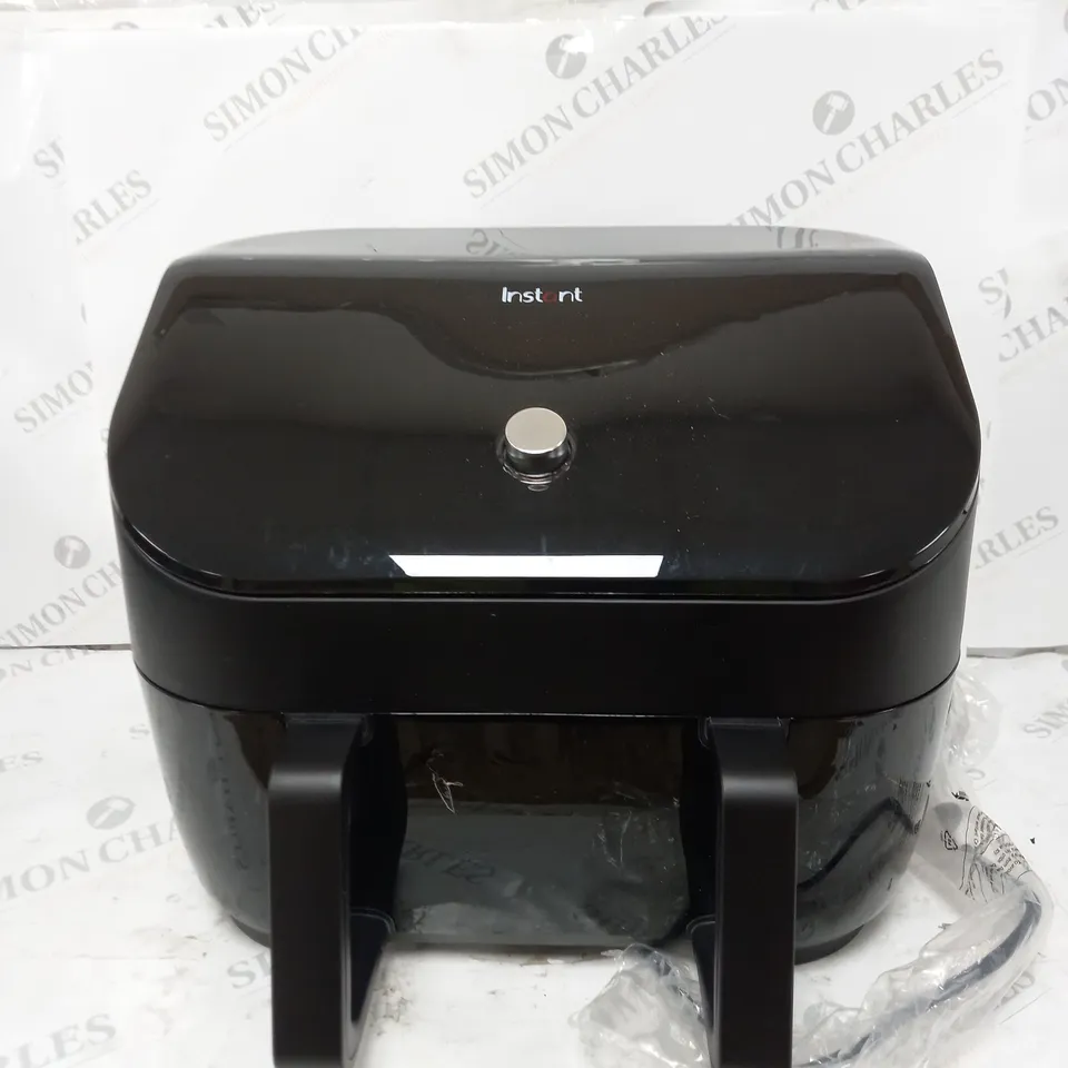 BOXED INSTANT VORTEX PLUS VERSAZONE AIR FRYER 
