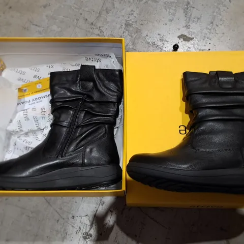 strive shoes size size 7