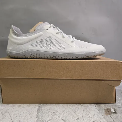 BOXED PAIR OF VIVO BAREFOOT PRIMUS LITE 3.5 SHOES IN MINERAL SIZE UK 5