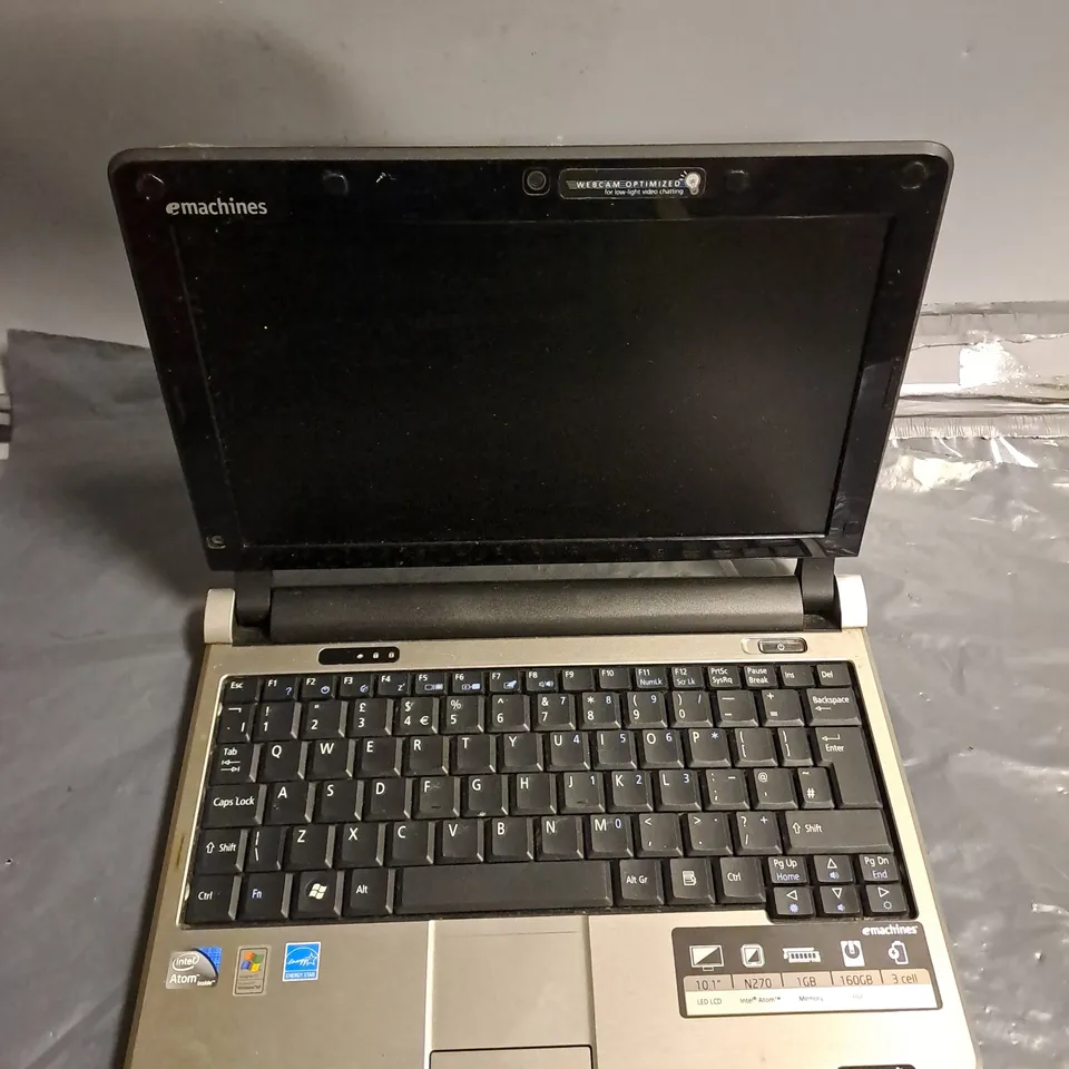 EMACHINAS 250-01G16I LAPTOP