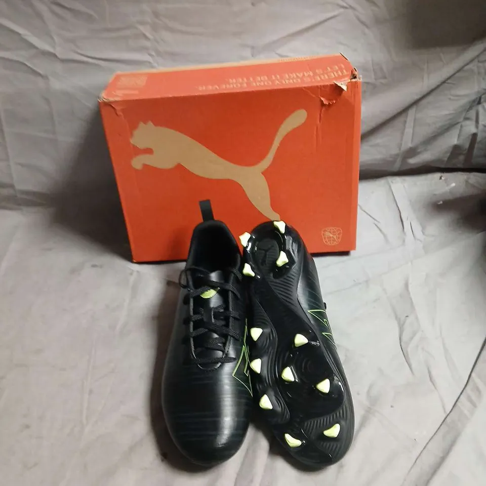 PUMA FOOTBALL BOOTS – BLACK WITH NEON YELLOW STUDS - SIZE UK 5.5