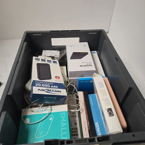 APPROXIMATELY 12 ASSORTED POWER BANKS INCLUDING ANKER AND ANSMANN
