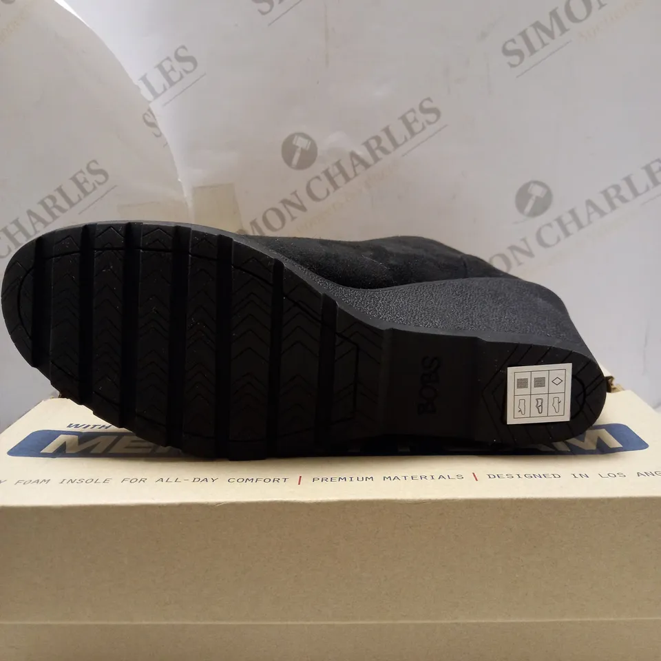 SKETCHERS TUMBLE WEED BOOTS  - SIZE 6