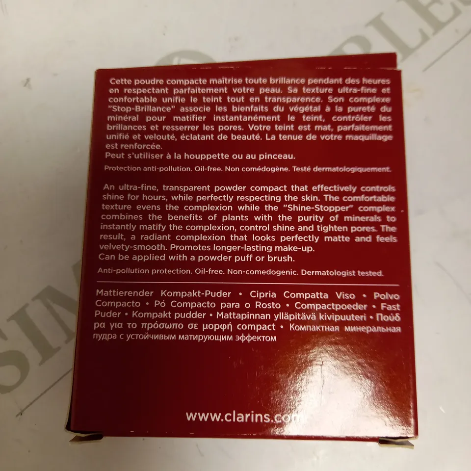 CLARINS EVER MATTE SHINE CONTROL MINERAL POWDER COMPACT 02