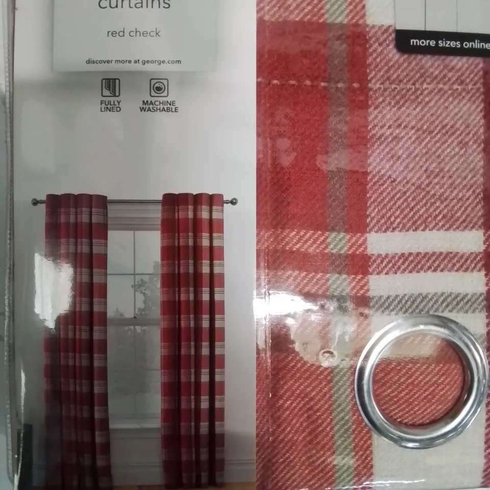 PALLET CONTAINING APPROXIMATELY 15 BOXES OF VARIOUS DESIGNED CURTAINS (SIZES AND COLOURS VARY)