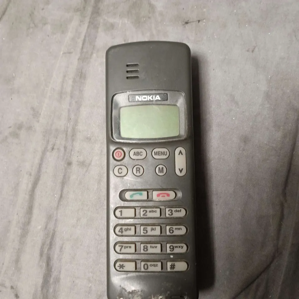 NOKIA MOBILE PHONE – BLACK, CLASSIC BRICK-STYLE 
