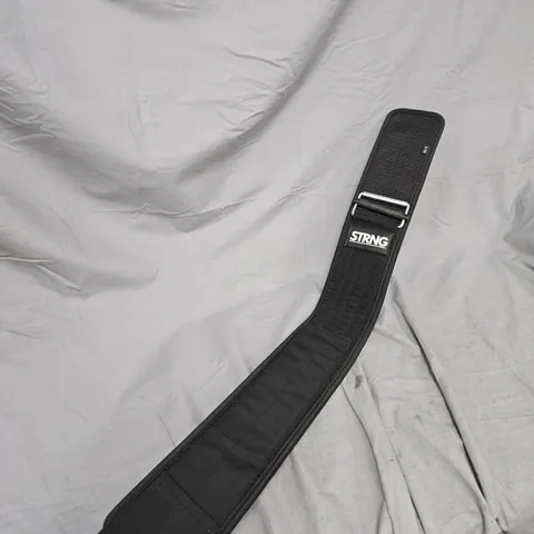 BOX OF APPROXIMATELY 25 STRNG POWER LIFTING BELT 