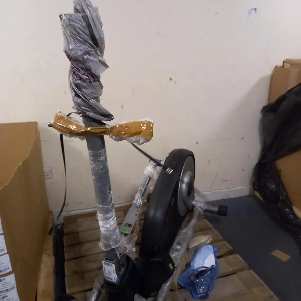 NORDIC TRACK SE3I ELLIPTICAL TRAINER - COLLECTION ONLY