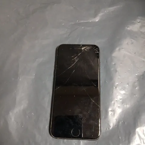 APPLE IPHONE – BLACK SMARTPHONE WITH CRACKED SCREEN 