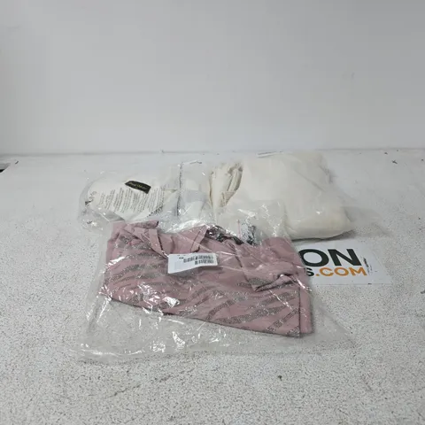 BOX OF APPROXIMATELY 22 ASSORTED CLOTHING ITEMS TO INCLUDE FRANK USHER, CENTRIGRADE ETD