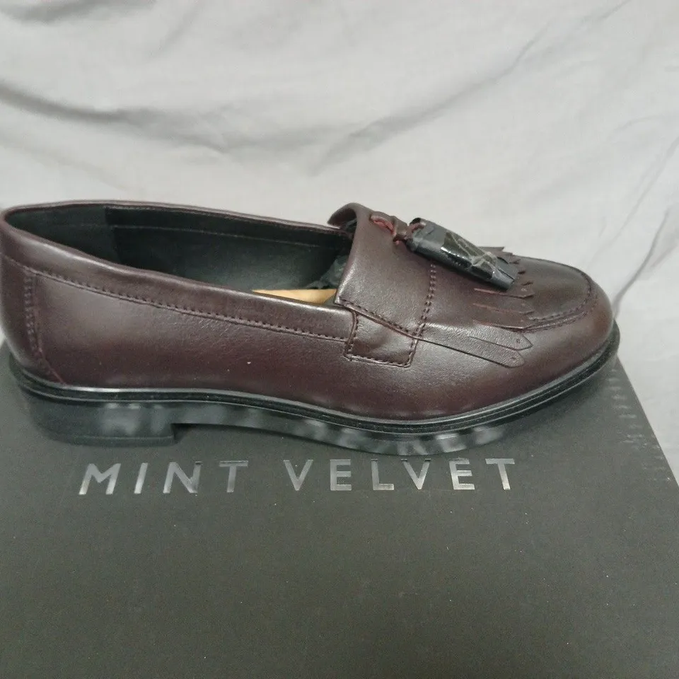 BOXED MINT VELVET TINA CHUNKY FRINGE LOAFER IN BURGUNDY LEATHER, UK 5 (EU 38)