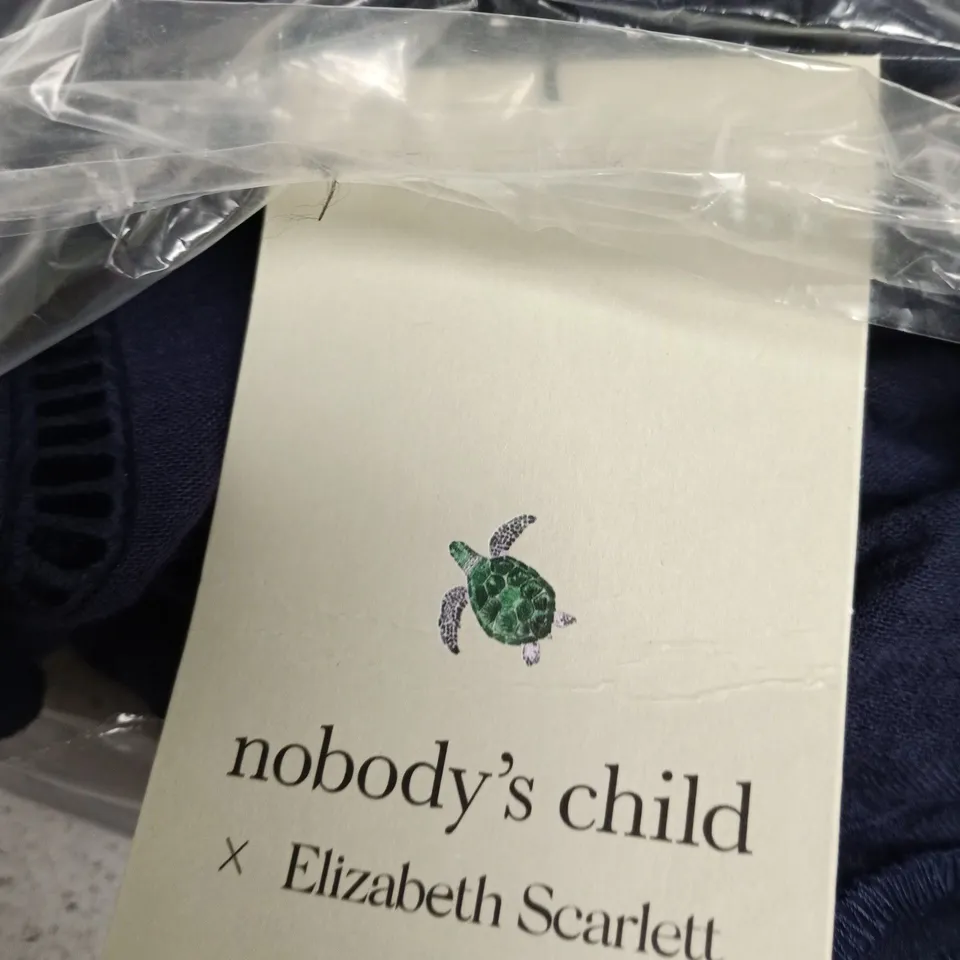 NOBODY'S CHILD X ELIZABETH SCARLETT PETITE CALLOWAY MIDI DRESS – UK12 (EU40; US8)