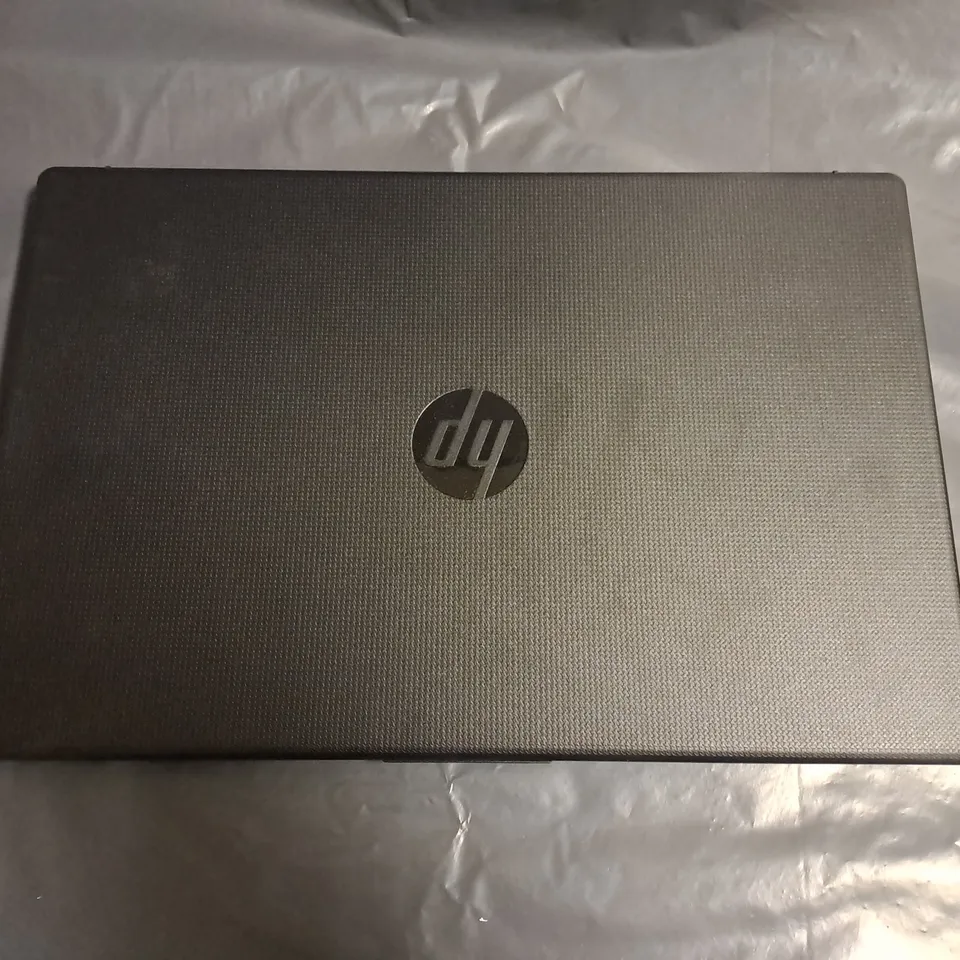 UNBOXED HP 15-FC0514SA AMD RYZEN 5 7000 SERIES WITH AMD RADEON GRAPHICS