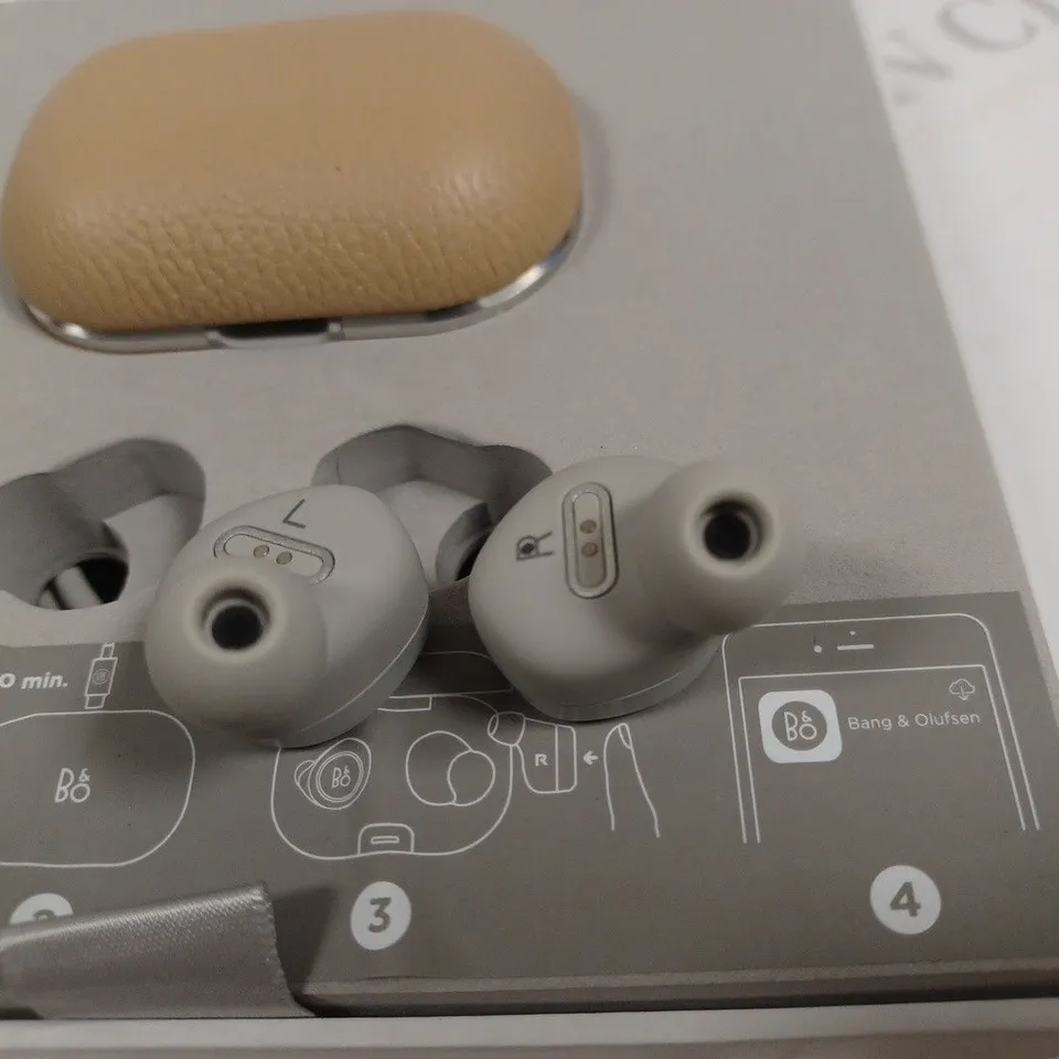 BOXED BANG & OLUFSEN E8 2.0 TRULY WIRELESS EARPHONES