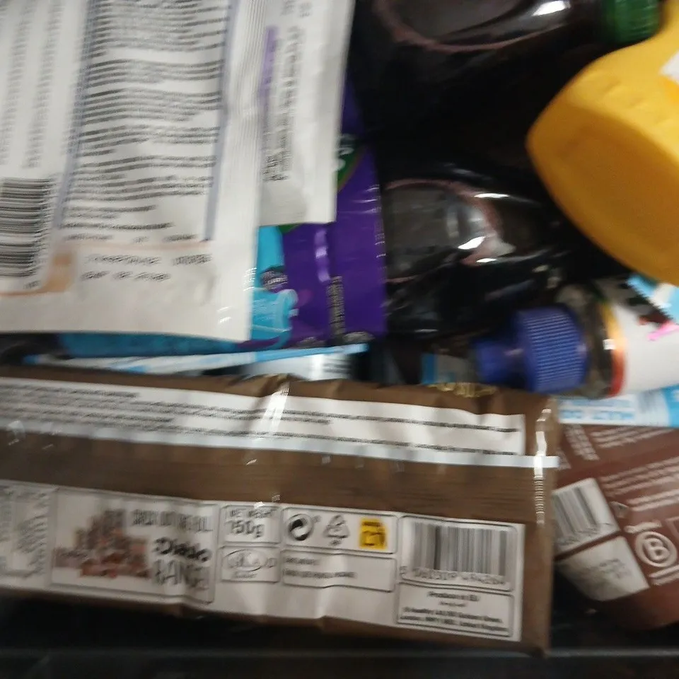 APPROXIMATELY 10 ASSORTED FOOD AND DRINK ITEMS TO INCLUDE MUSTARD, FREDDO, ETC