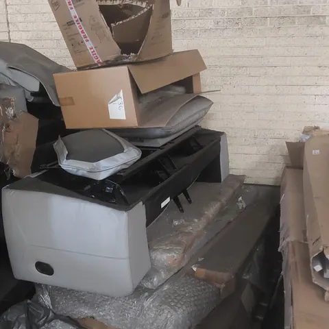PALLET CONTAINING A LARGE QUANTITY OF ASSORTED FURNITURE PARTS