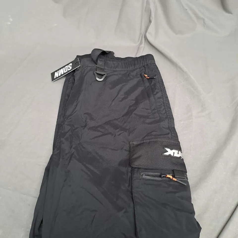 SDMN XIX NITRO CARGO TROUSERS SIZE M