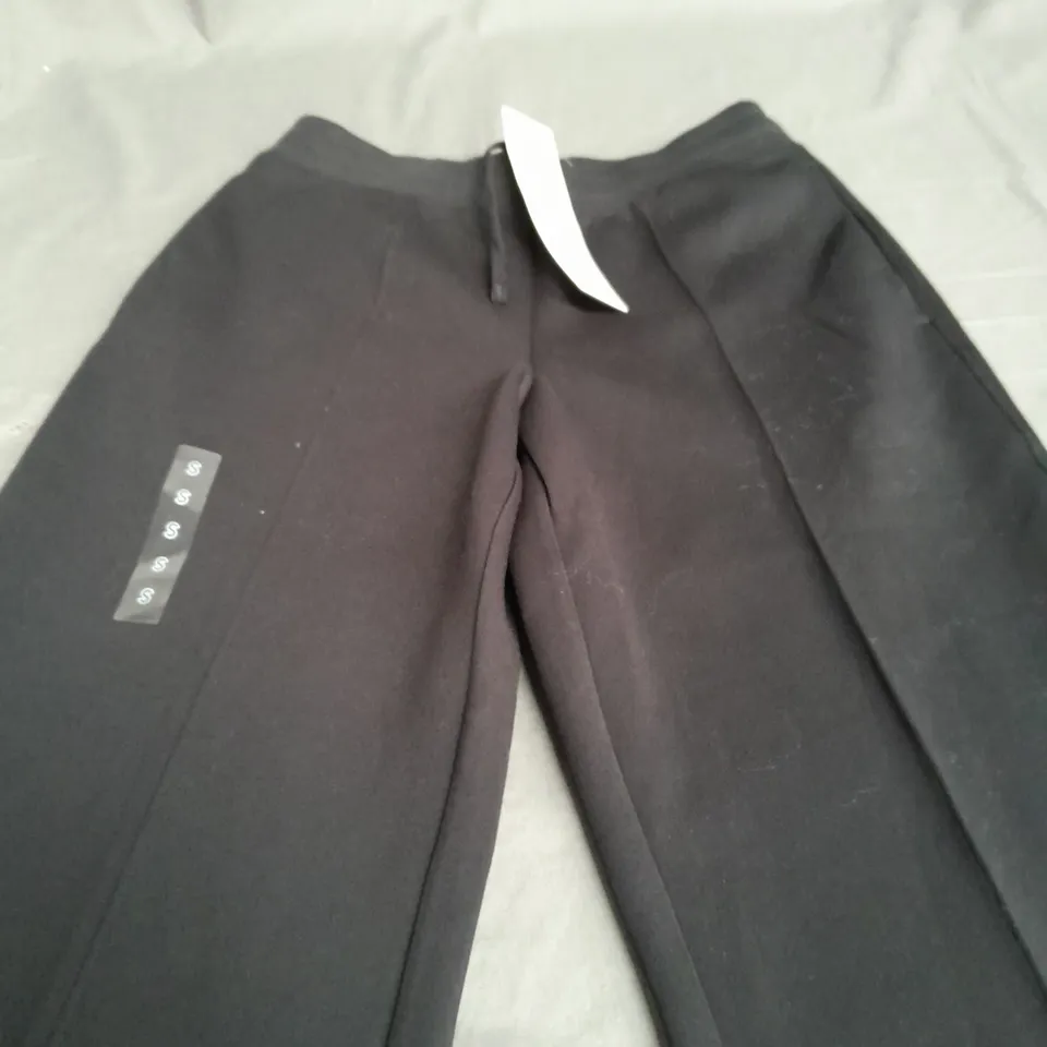 UNIQLO BLACK JOGGERS - SMALL