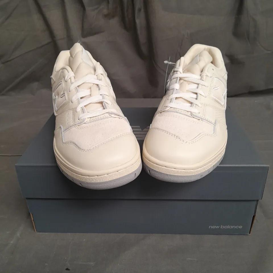 BOXED PAIR OF NEW BALANCE 550 SIZE 9 