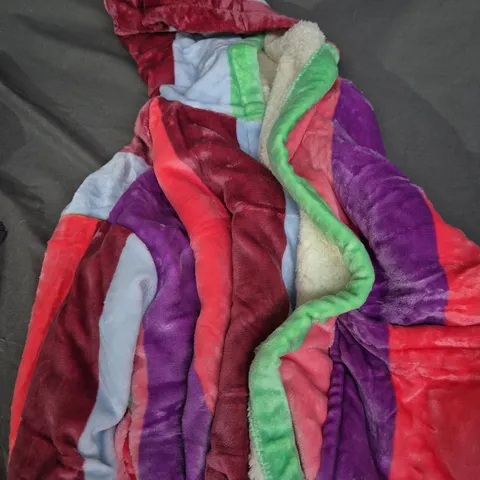 OODIE OVERSIZED HOODED BLANKET