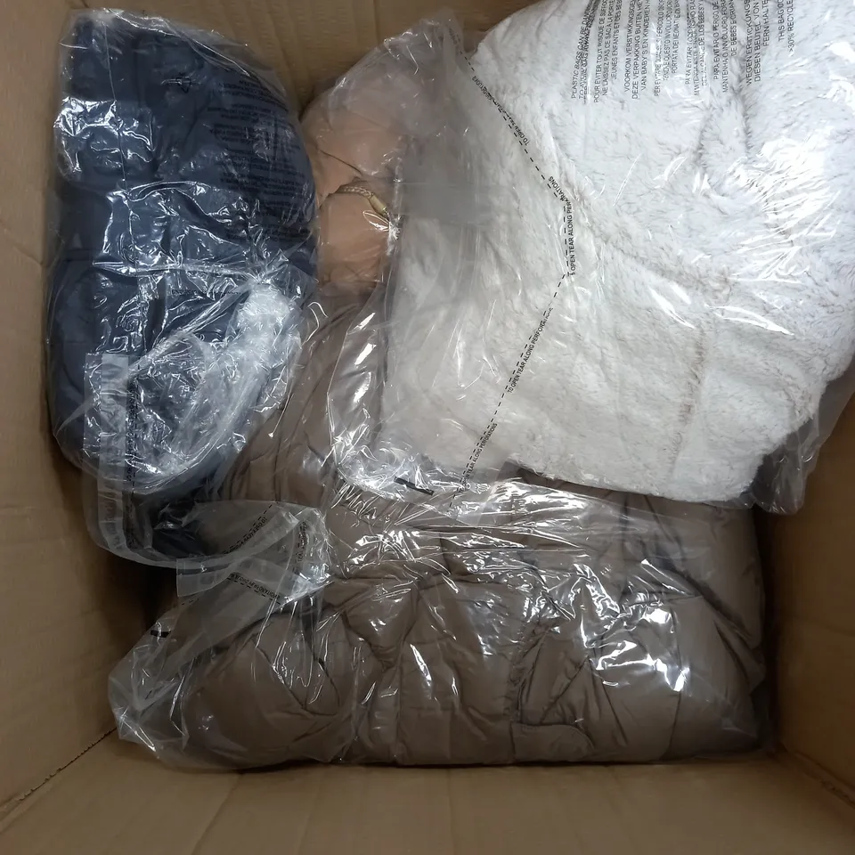 LARGE BOX OF APPROXIMATELY 15 CLOTHING ITEMS ALL IN DIFFRENT COLOURS AND SIZES 