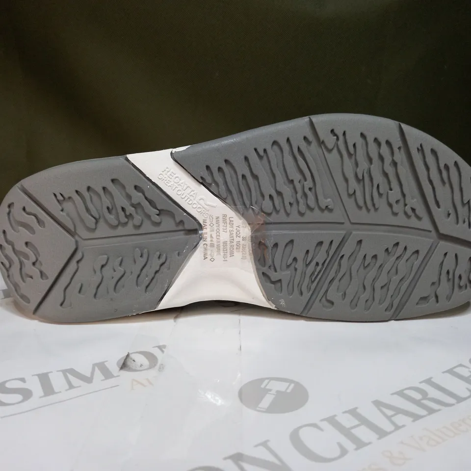 REGATTA LADY SANTA ROMA SANDALS SIZE 5