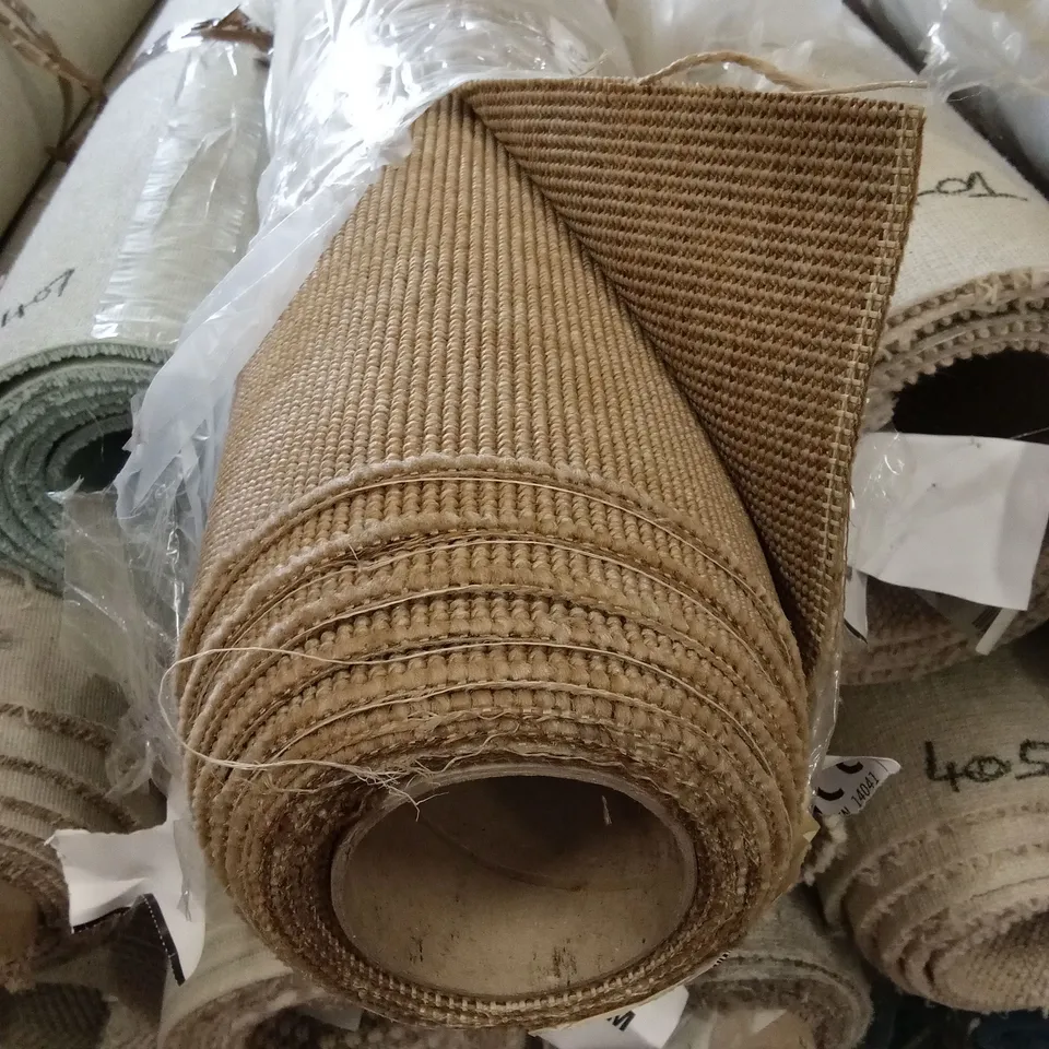 ROLL OF QUALITY EASISISAL CLASSIC CARPET // APPROX SIZE: 4 X 4.9m