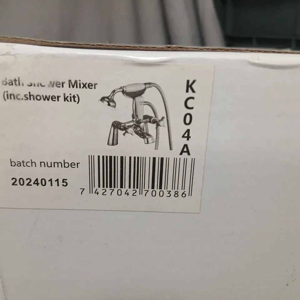 HENBURY CHROME BATH/SHOWER MIXER TAP WITH SHOWER KIT - BOXED (MODEL KC04A)