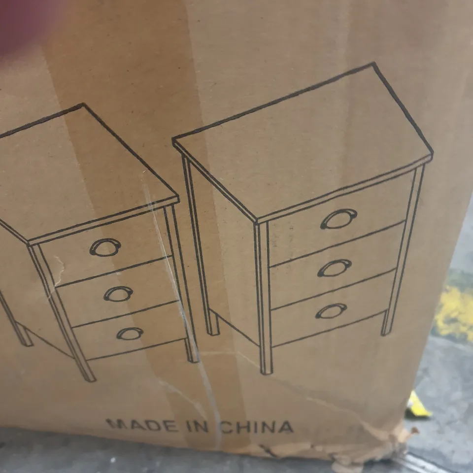 BOXED 3 DRAWER BEDSIDE TABLE RUSTIC BROWN 40X35X61CM