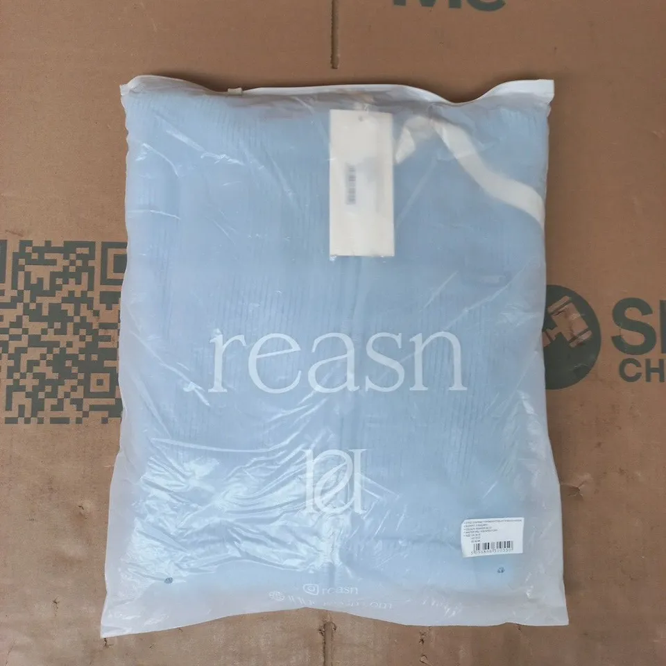 BAGGED REASN CONTRAST TIPPING KNITTED ZIP THROUGH HOODIE IN POWDER BLUE SIZE UK 14-16